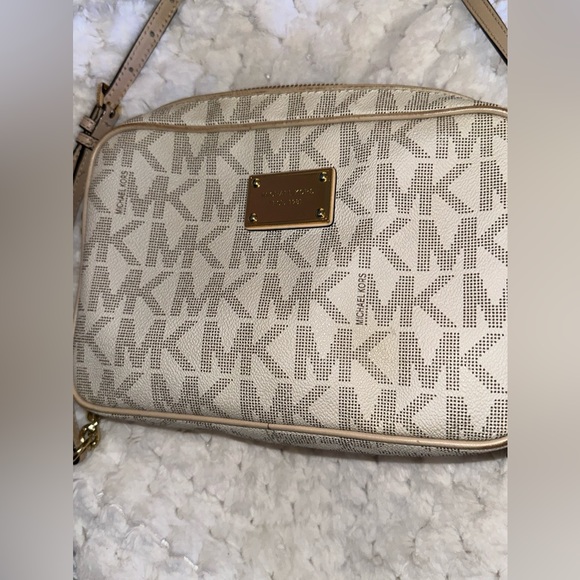 Michael Kors White/Beige Signature Coated Canvas East/West Crossbody Bag - Picture 5 of 6